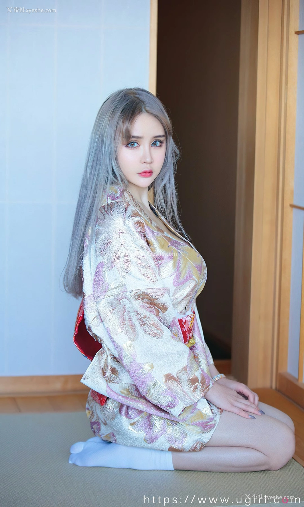 1P - [Ugirls尤果网]爱尤物专辑 No.2441 青树 枫最红时