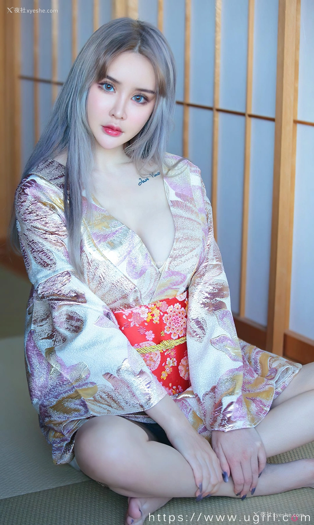 1P - [Ugirls尤果网]爱尤物专辑 No.2441 青树 枫最红时