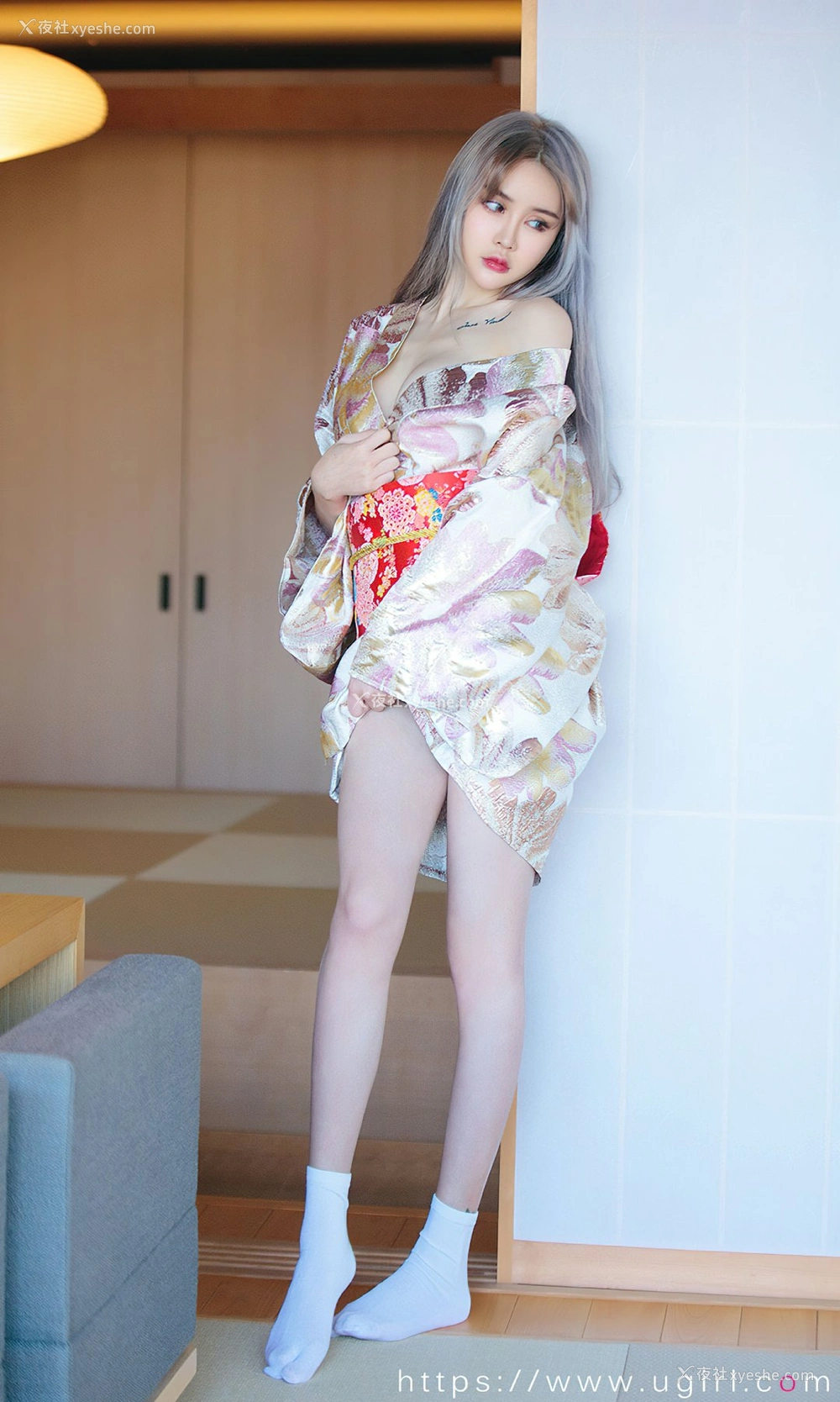 1P - [Ugirls尤果网]爱尤物专辑 No.2441 青树 枫最红时