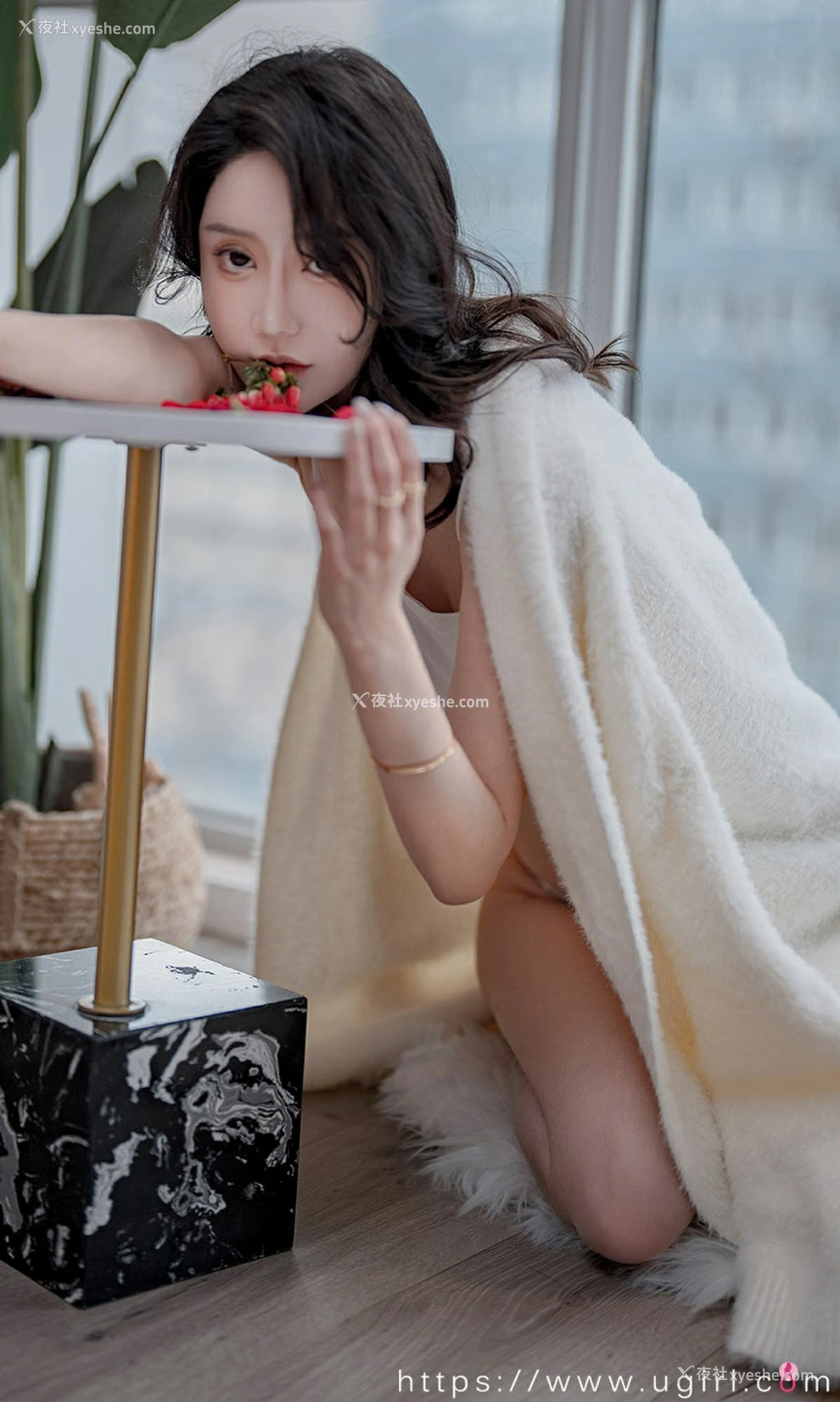 1P - [Ugirls尤果网]爱尤物专辑 No.2321 欣发 初味