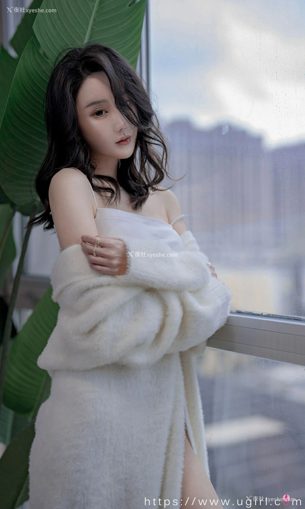 1P - [Ugirls尤果网]爱尤物专辑 No.2321 欣发 初味