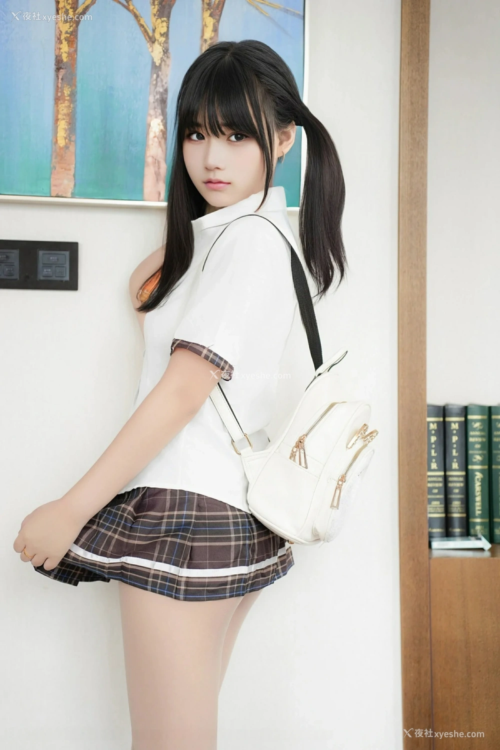1P - [XiuRen秀人网] No.9573 姚若兮vay
