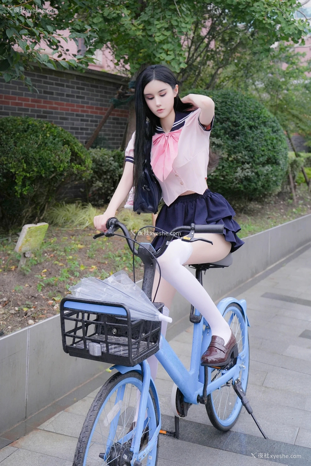 1P - xiuren秀人网福利晚苏susu大尺度内部私房加密校服