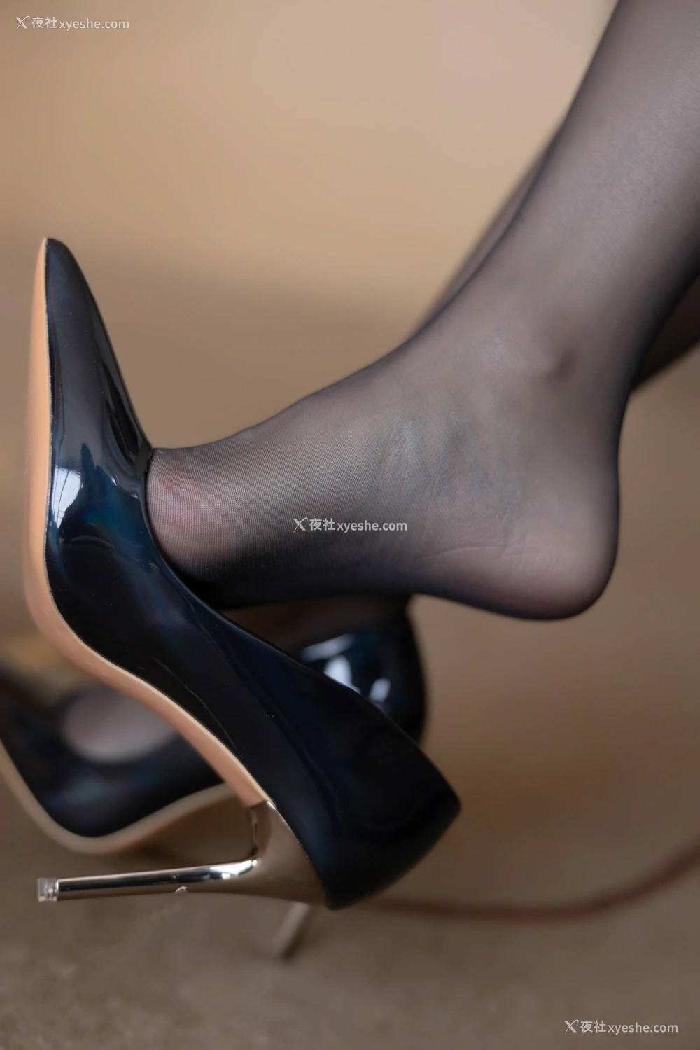 1P - xiuren秀人网福利林乐一大尺度内部私购女警制服