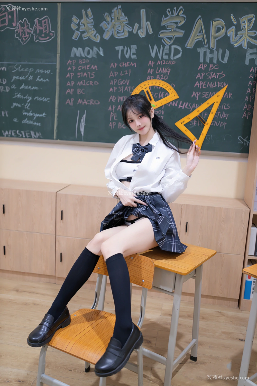 1P - xiuren秀人网福利幼幼大尺度内部私购教室调教