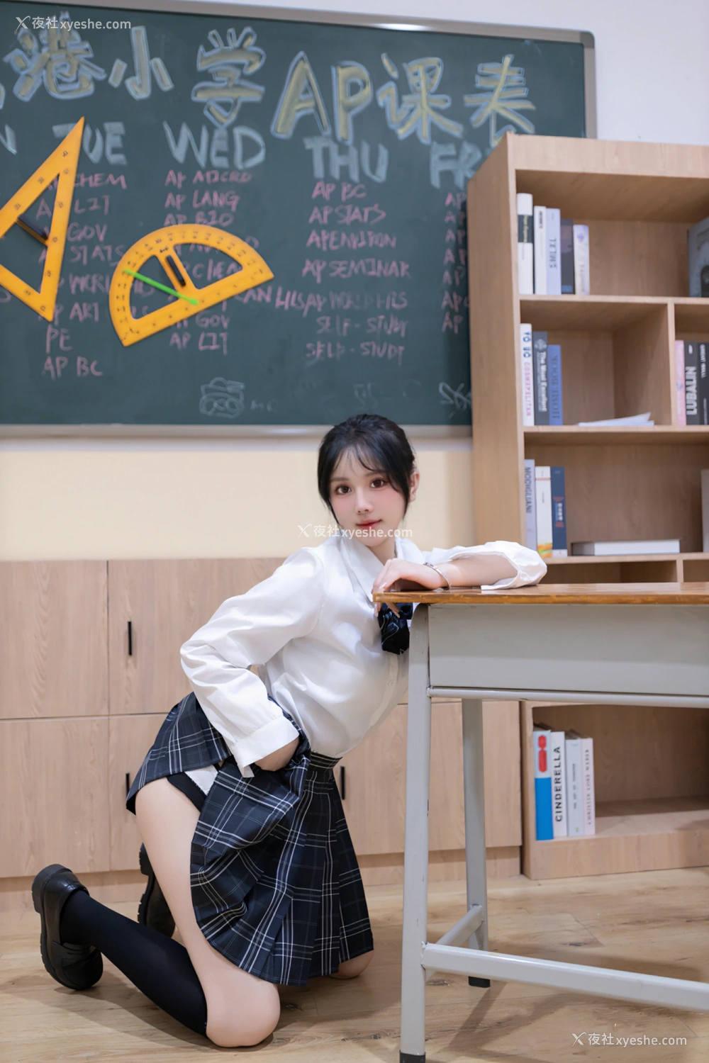 1P - xiuren秀人网福利幼幼大尺度内部私购教室调教