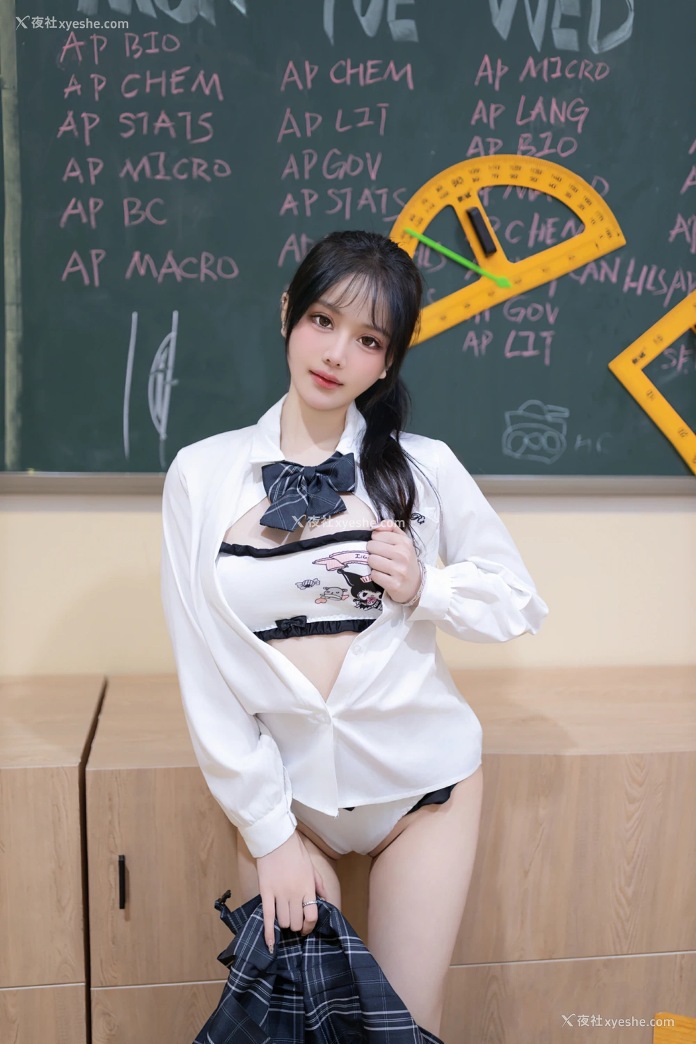 1P - xiuren秀人网福利幼幼大尺度内部私购教室调教