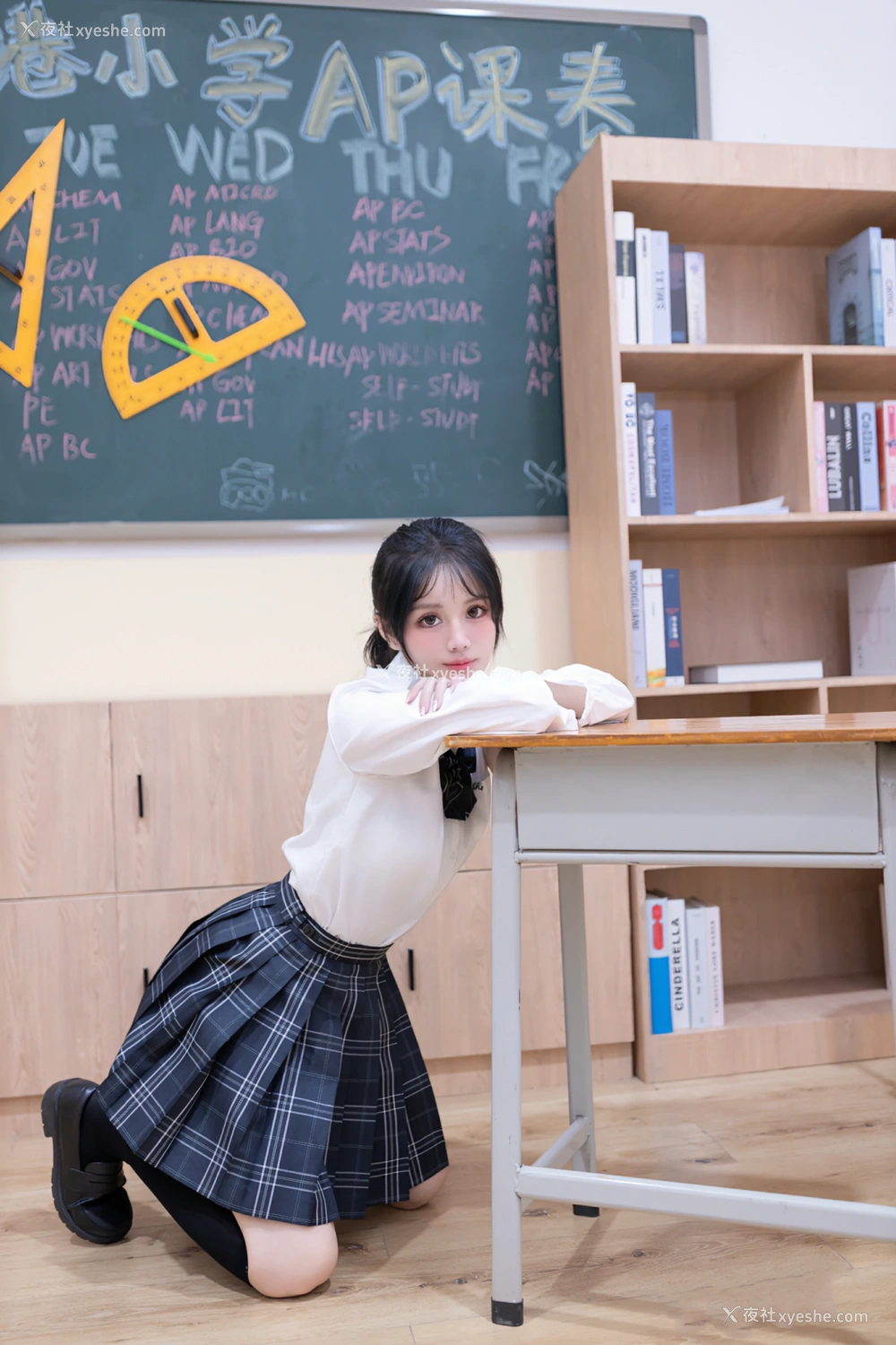 1P - xiuren秀人网福利幼幼大尺度内部私购教室调教