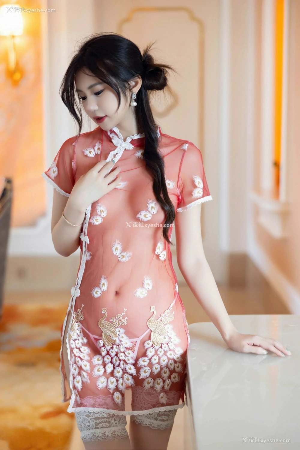 1P - [XiuRen秀人网] No.9529 绮里嘉ula
