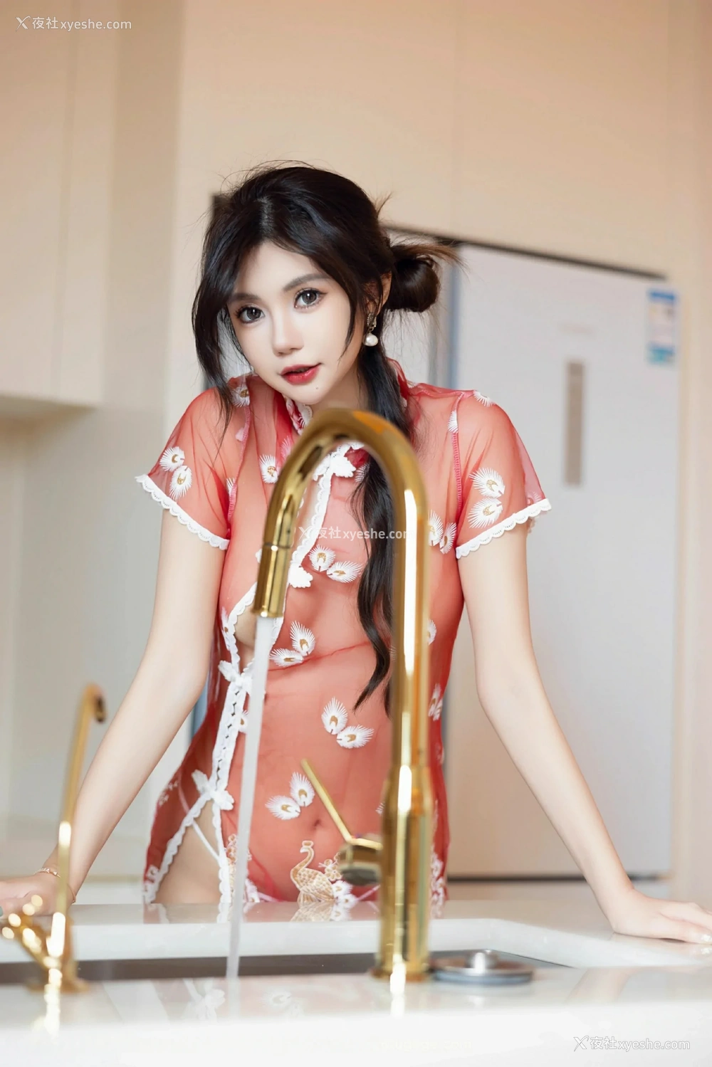 1P - [XiuRen秀人网] No.9529 绮里嘉ula