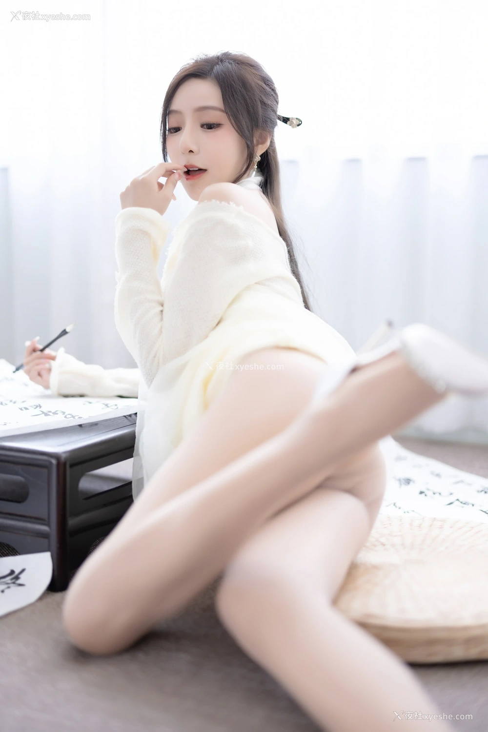 1P - xiuren秀人网福利王馨瑶Yanni大尺度内部私购字画