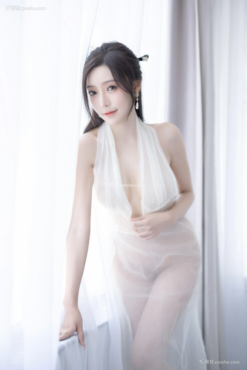 1P - xiuren秀人网福利王馨瑶Yanni大尺度内部私购字画