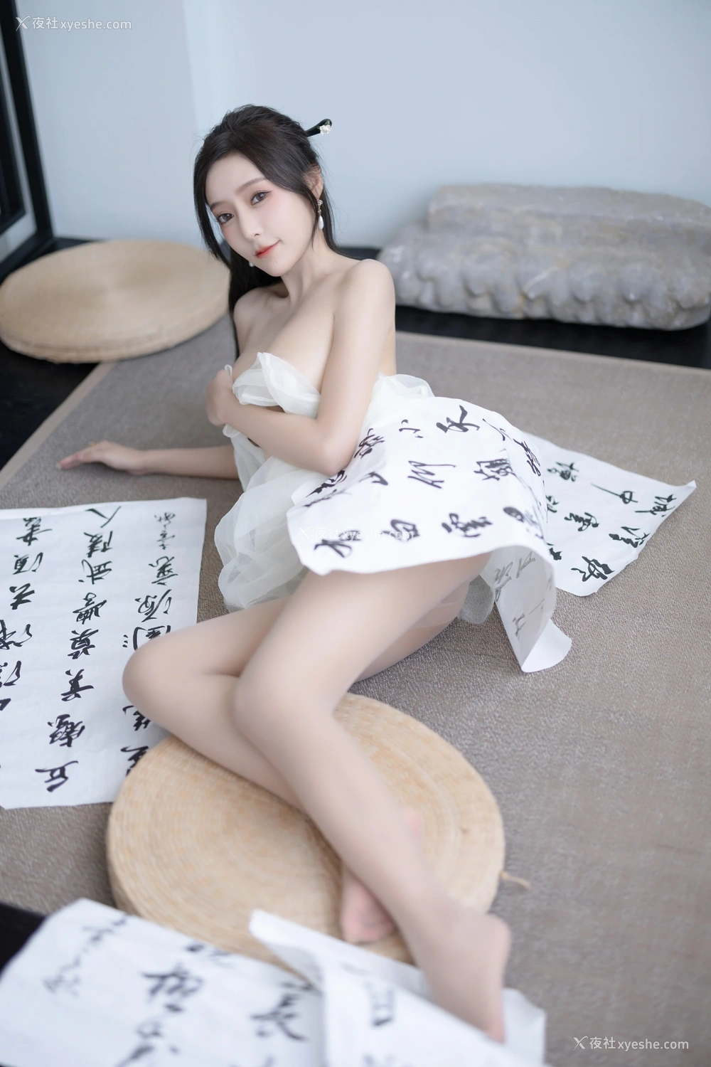 1P - xiuren秀人网福利王馨瑶Yanni大尺度内部私购字画