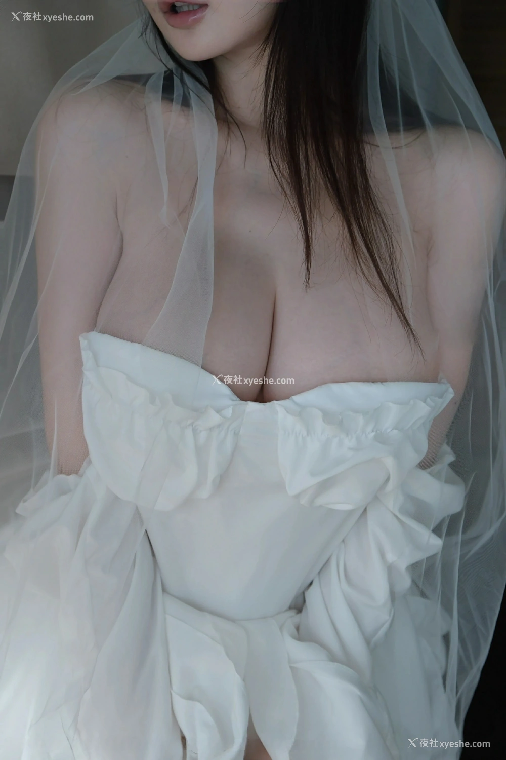 1P - [XiuRen秀人网] No.9535 糯美子MINIbabe