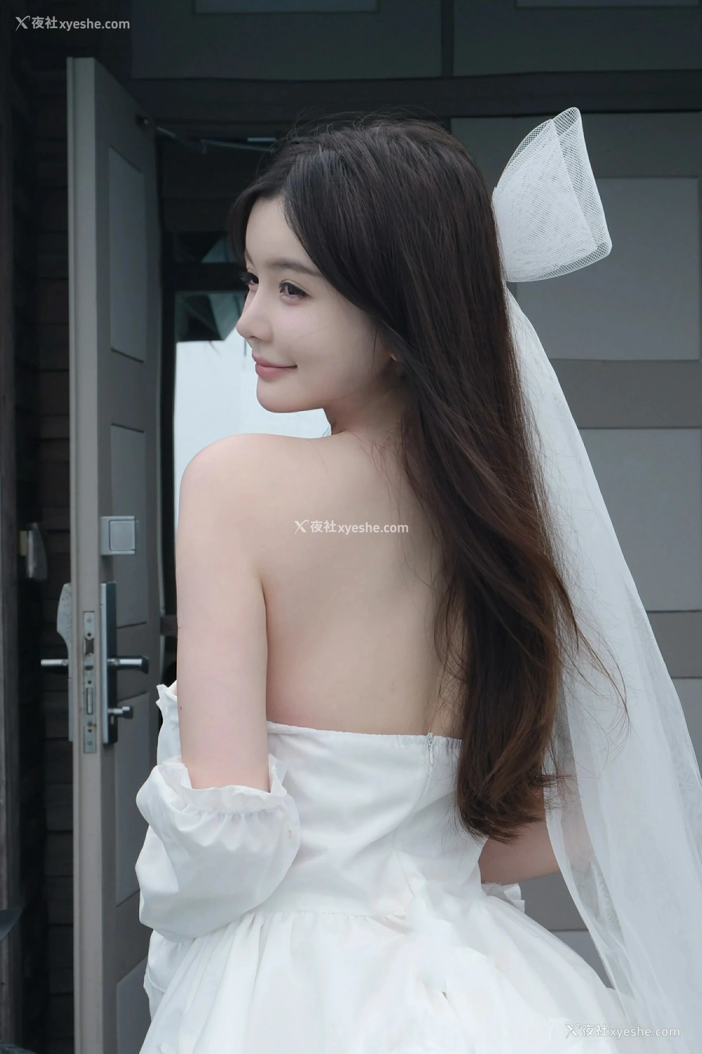 1P - [XiuRen秀人网] No.9535 糯美子MINIbabe