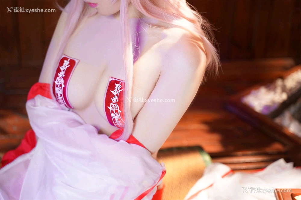 1P - 虎森森 – 巫女