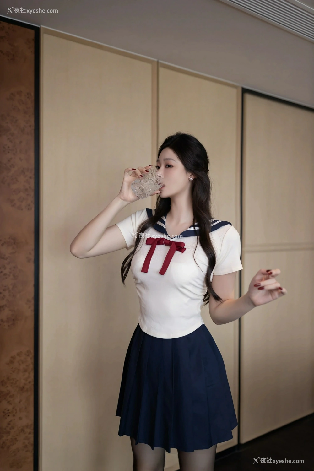 1P - [XiuRen秀人网] No.9530 小逗逗
