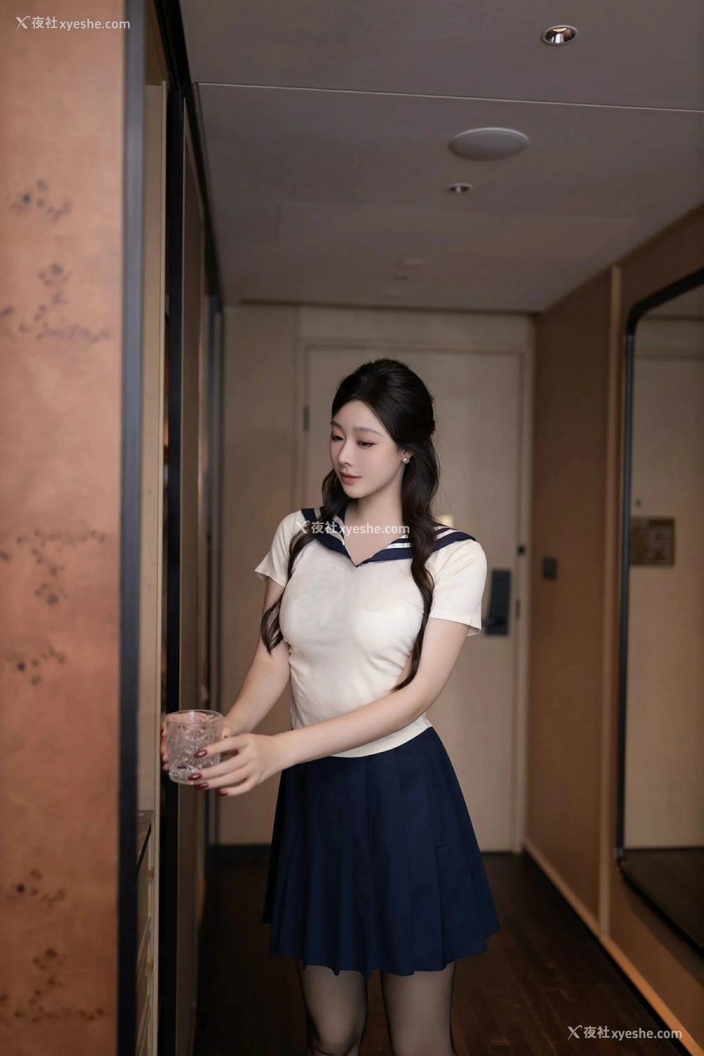 1P - [XiuRen秀人网] No.9530 小逗逗