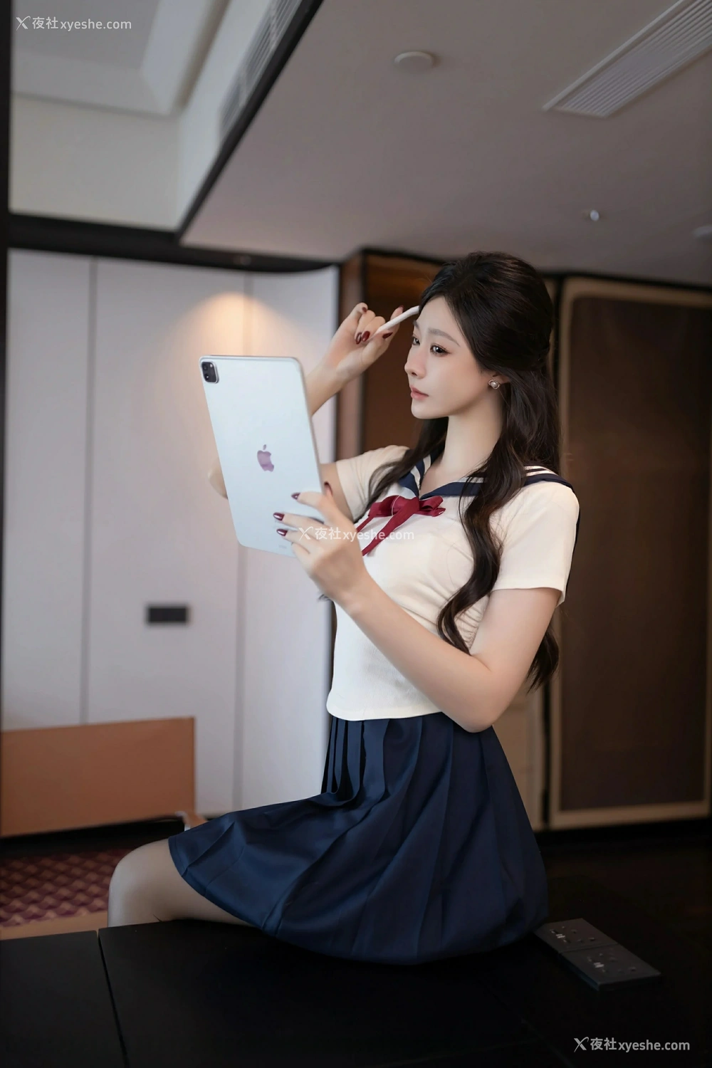 1P - [XiuRen秀人网] No.9530 小逗逗