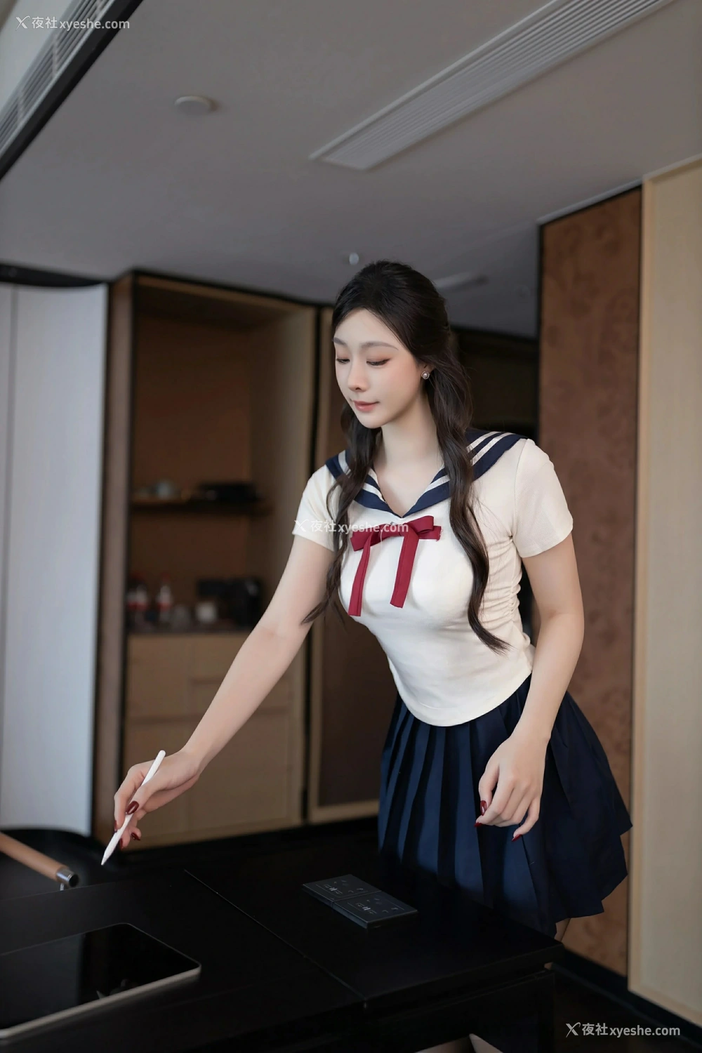 1P - [XiuRen秀人网] No.9530 小逗逗