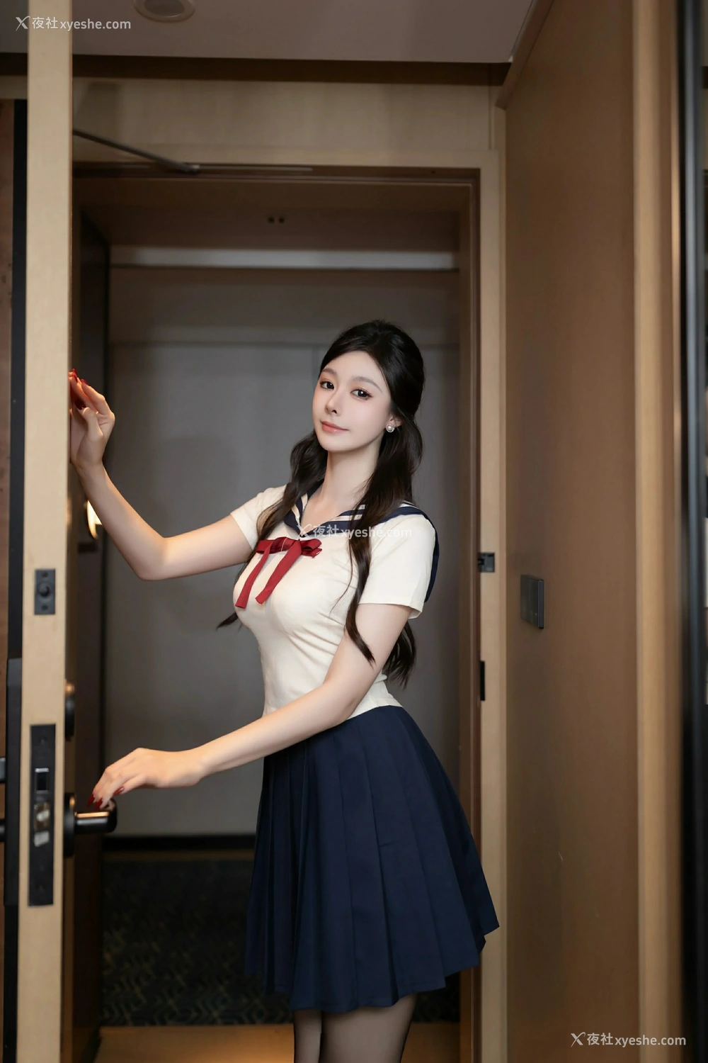 1P - [XiuRen秀人网] No.9530 小逗逗