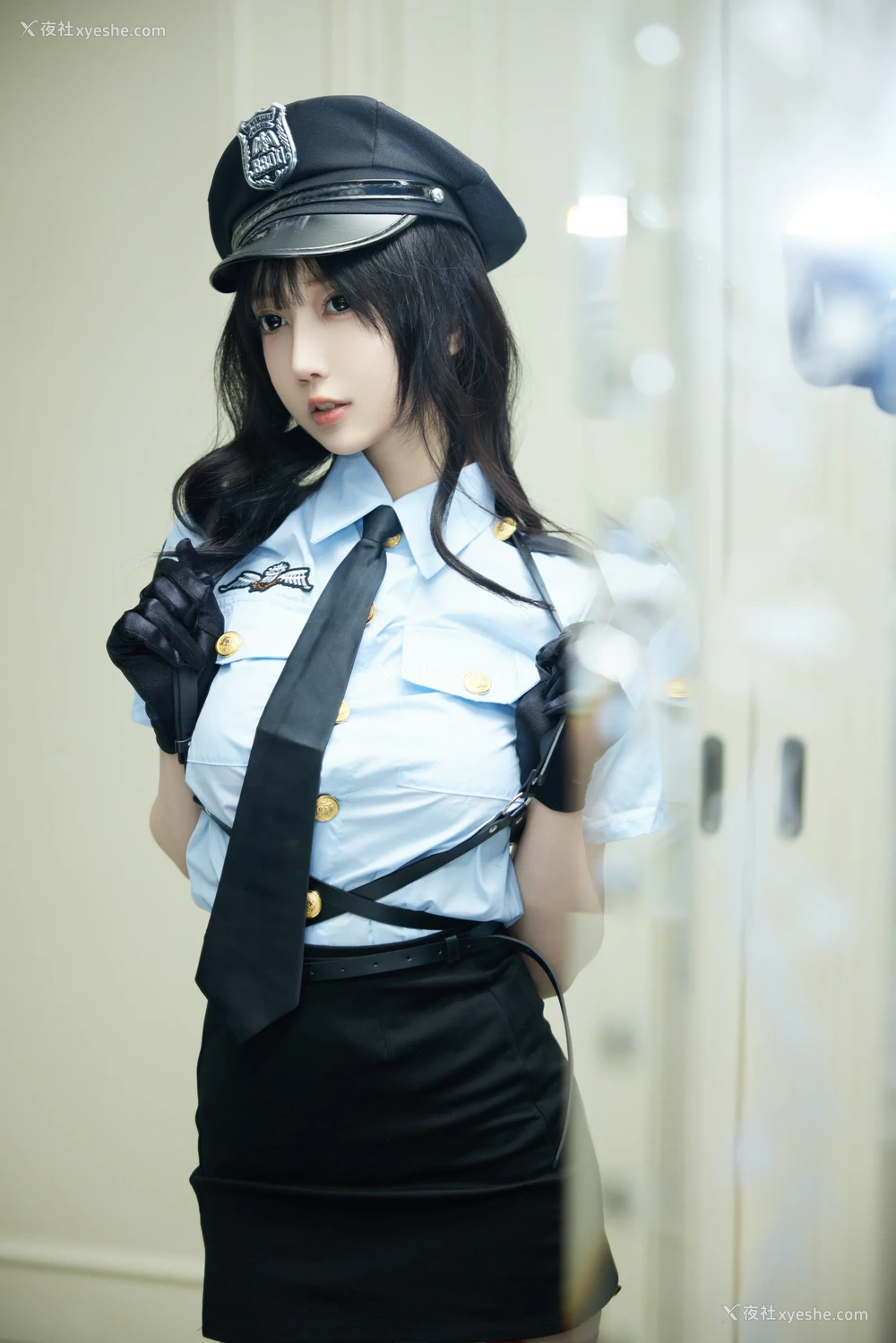 1P - xiuren秀人网福利玥儿玥er大尺度内部私购女警