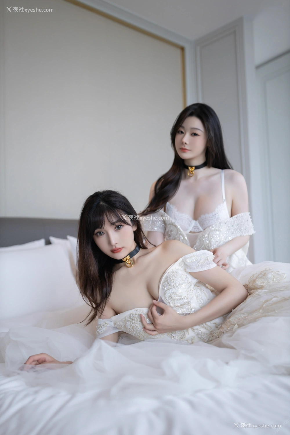 1P - xiuren秀人网福利陆萱萱&是小逗逗大尺度内部私购双人婚纱