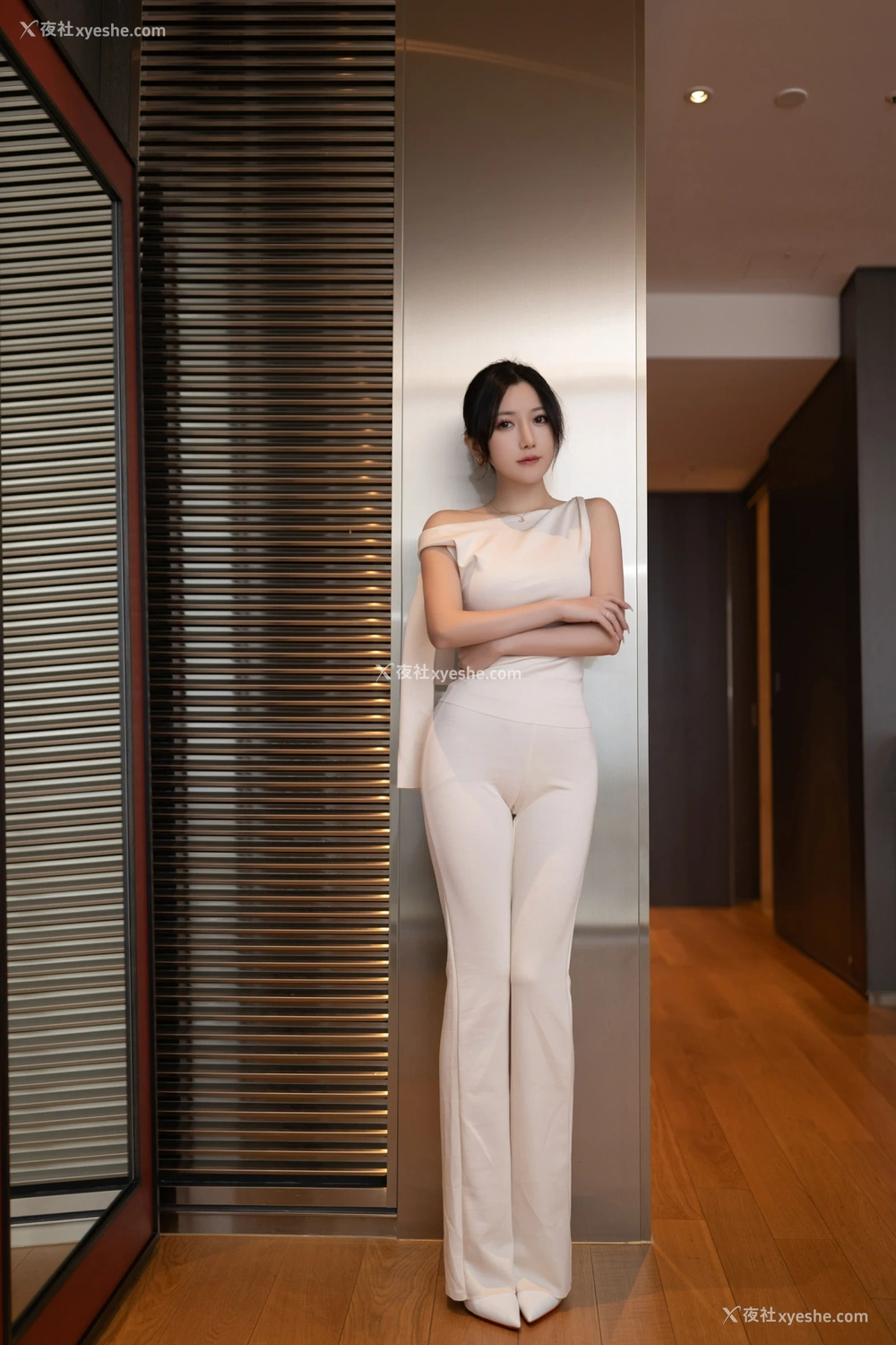 1P - xiuren秀人网福利鱼子酱Fish大尺度内部私购职场女人