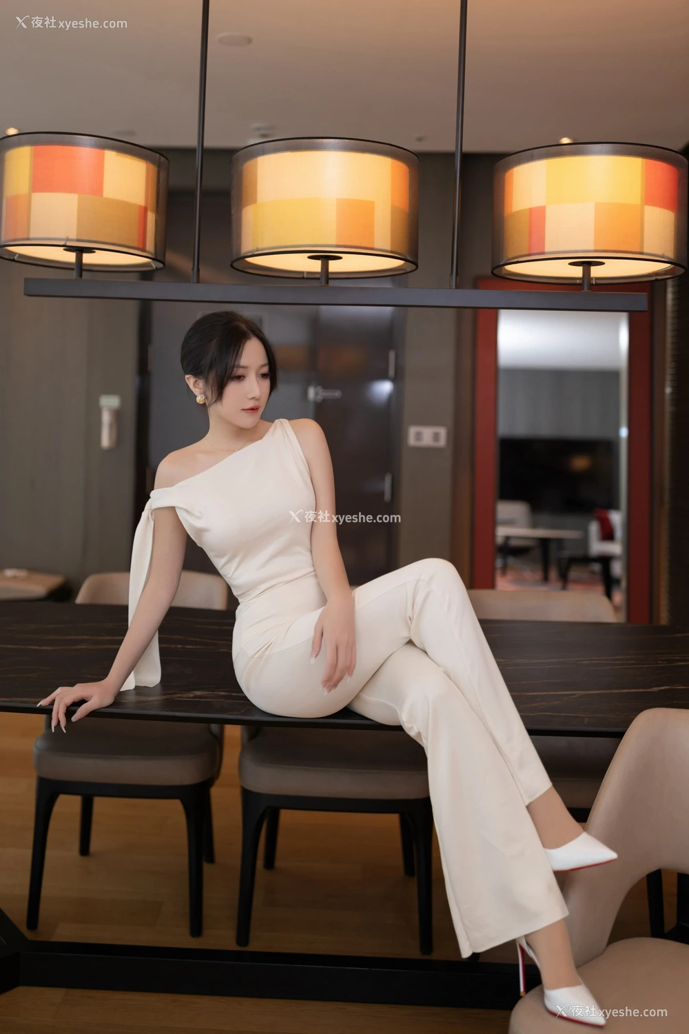 1P - xiuren秀人网福利鱼子酱Fish大尺度内部私购职场女人