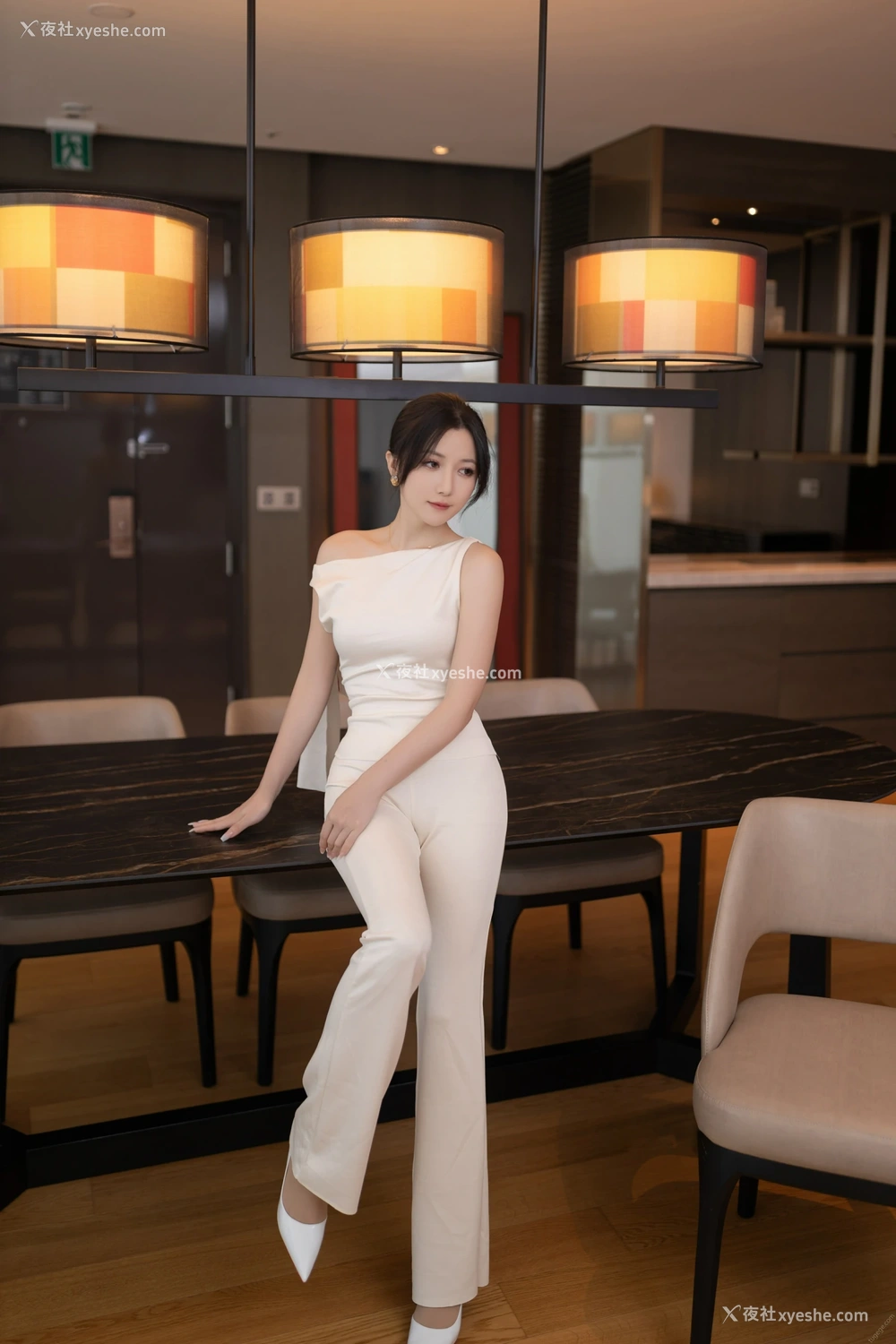 1P - xiuren秀人网福利鱼子酱Fish大尺度内部私购职场女人