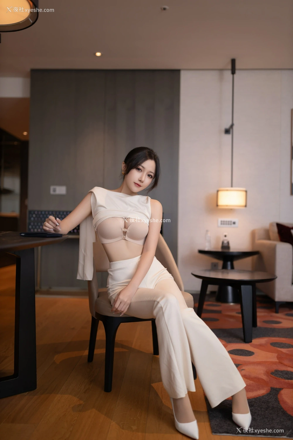 1P - xiuren秀人网福利鱼子酱Fish大尺度内部私购职场女人