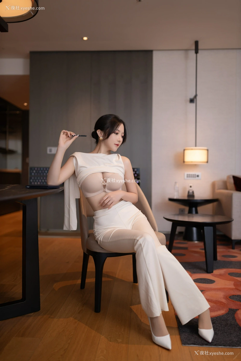 1P - xiuren秀人网福利鱼子酱Fish大尺度内部私购职场女人