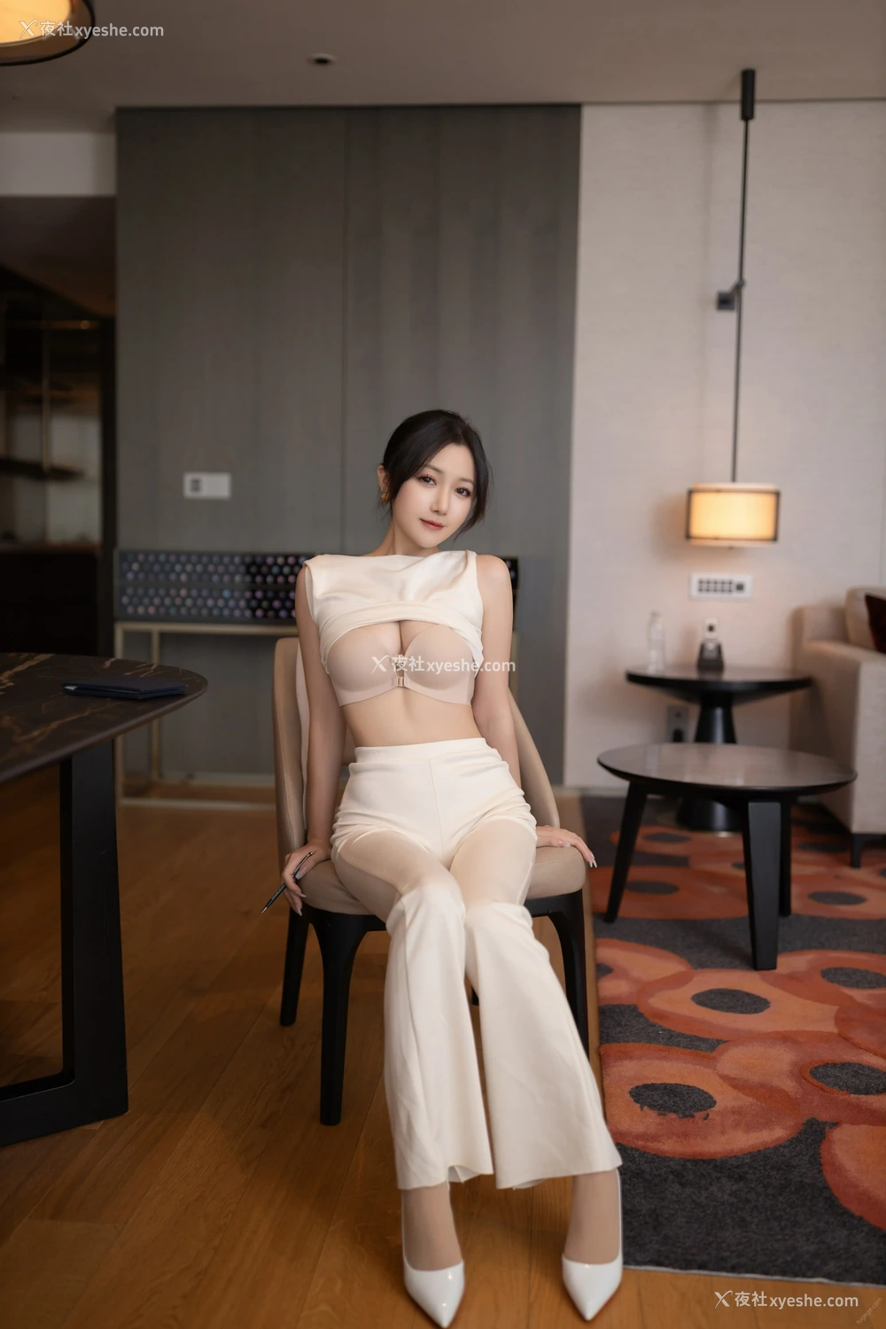 1P - xiuren秀人网福利鱼子酱Fish大尺度内部私购职场女人