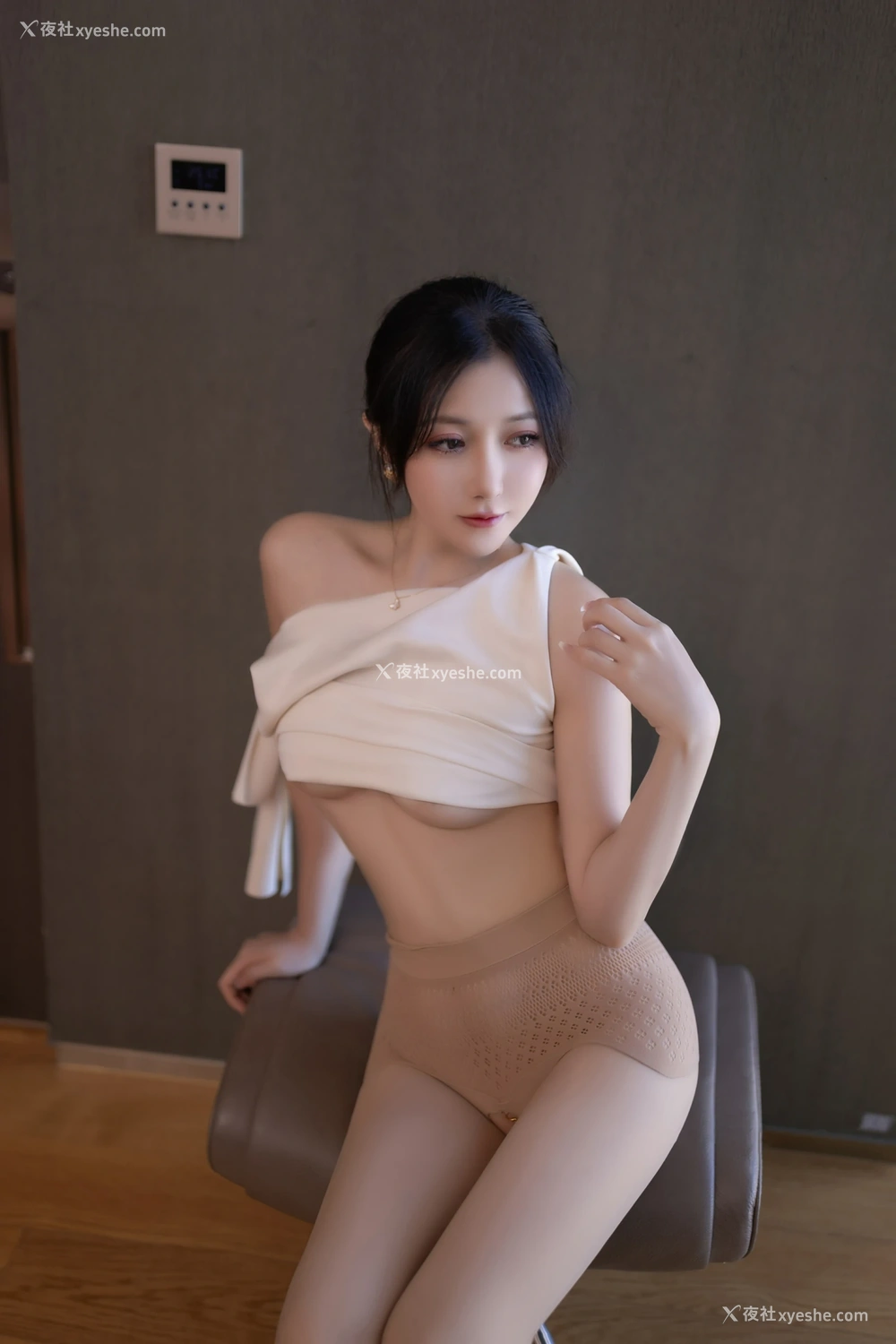 1P - xiuren秀人网福利鱼子酱Fish大尺度内部私购职场女人