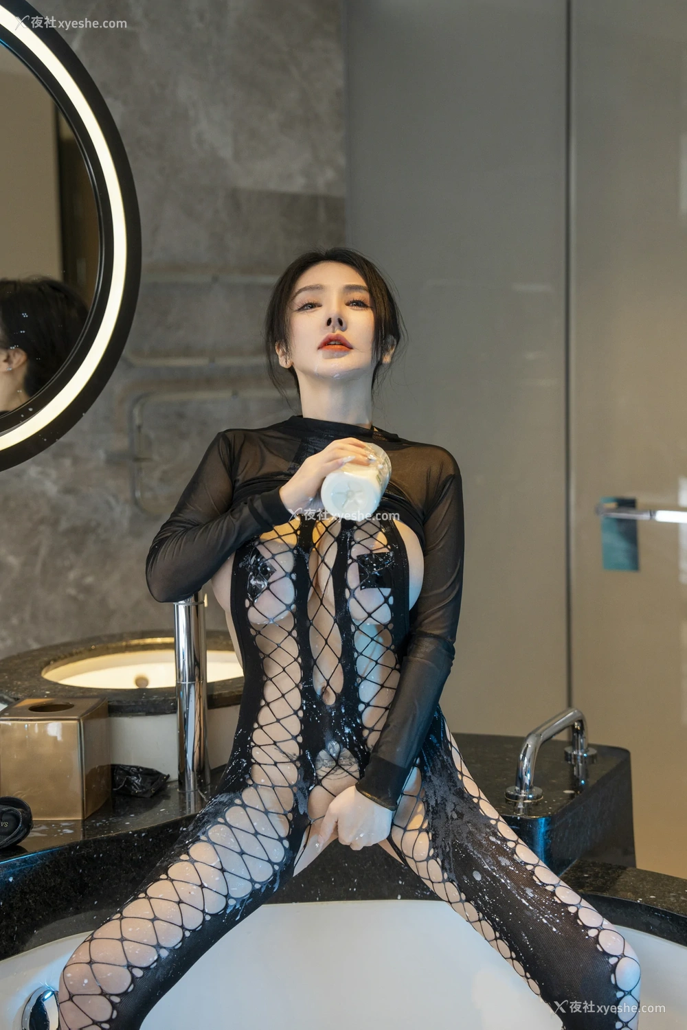 1P - xiuren秀人网福利潘娇娇大尺度私拍写真浴池诱惑