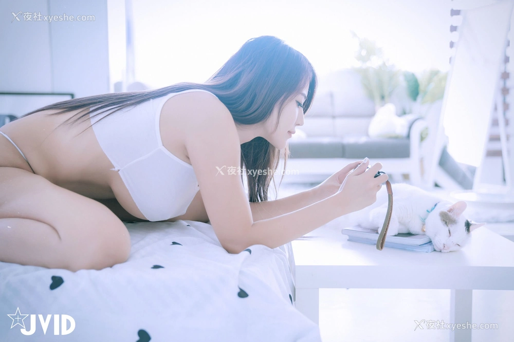 1P - 乐乐《性感晨光》