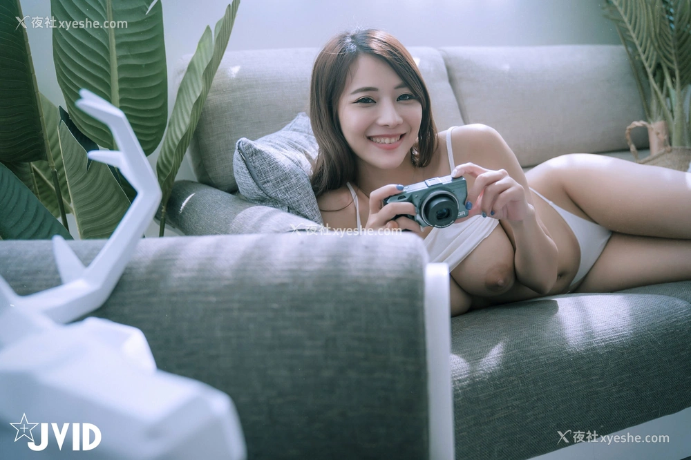 1P - 乐乐《性感晨光》