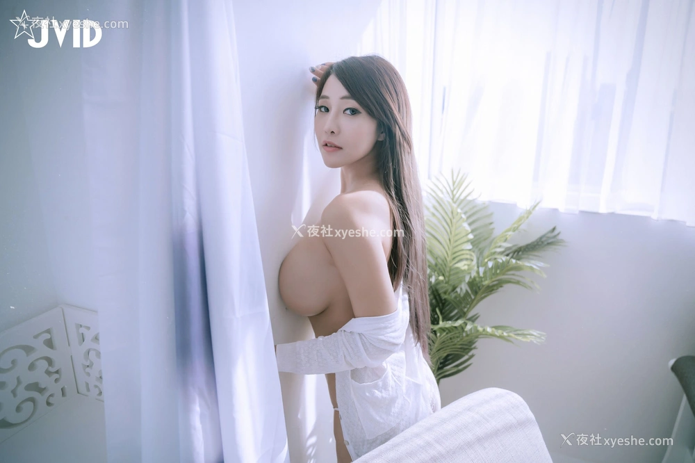 1P - 乐乐《性感晨光》