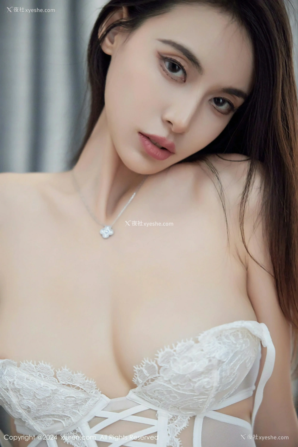 1P - [XiuRen秀人网] No.9498 lingyu69
