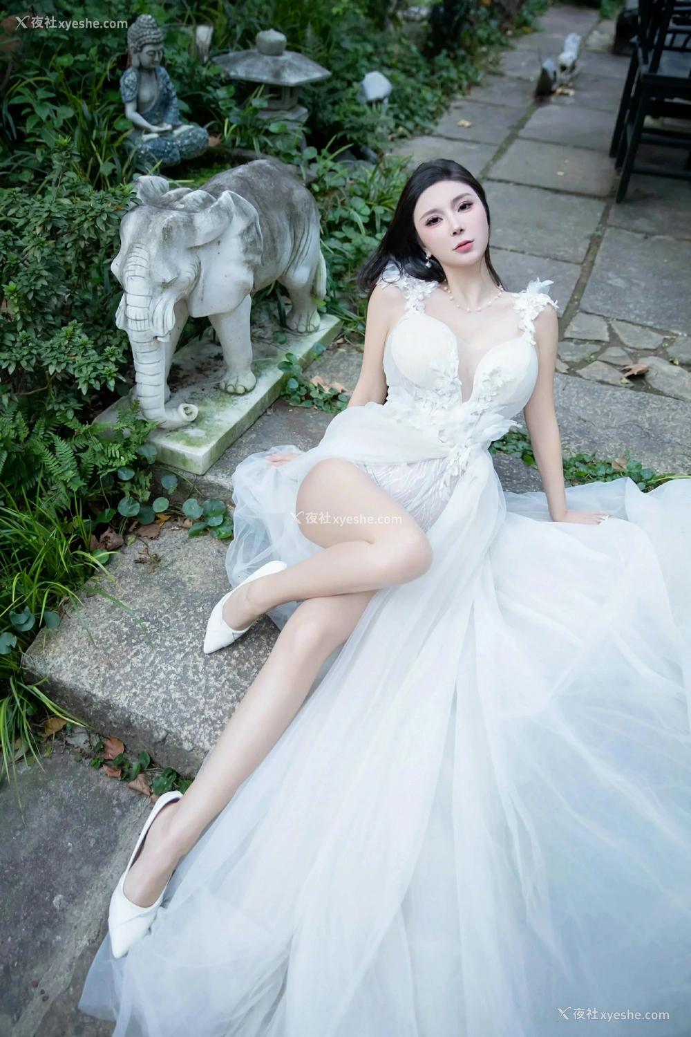 1P - [XiuRen秀人网] No.9552 小蛮妖Yummy