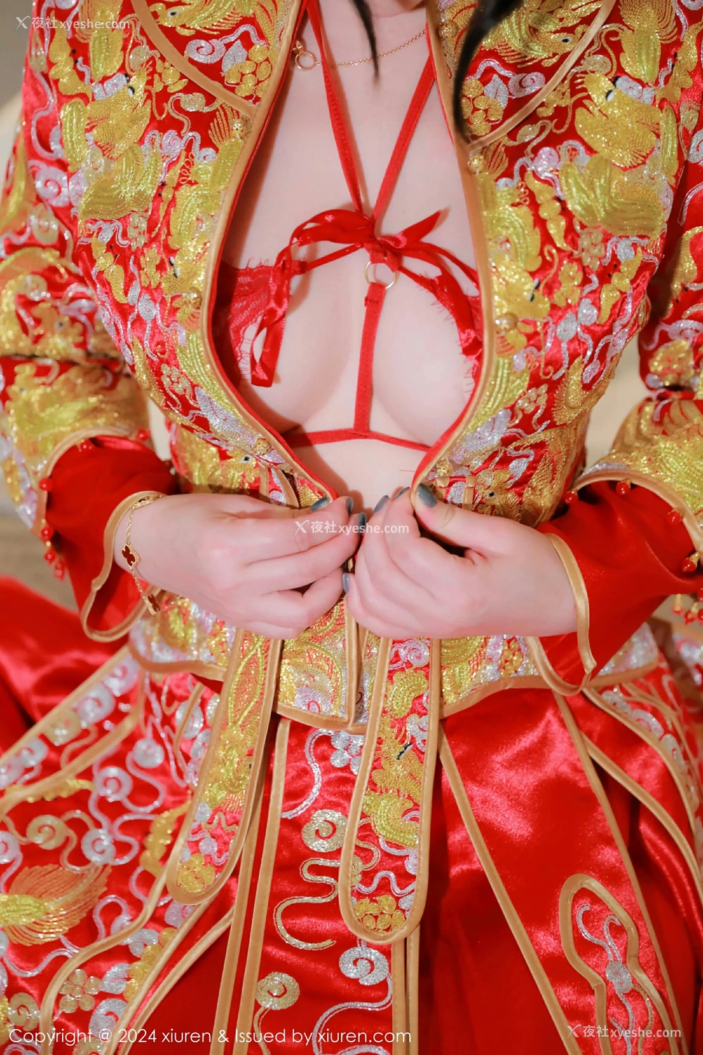 1P - [XiuRen秀人网] No.9494 诗诗kiki