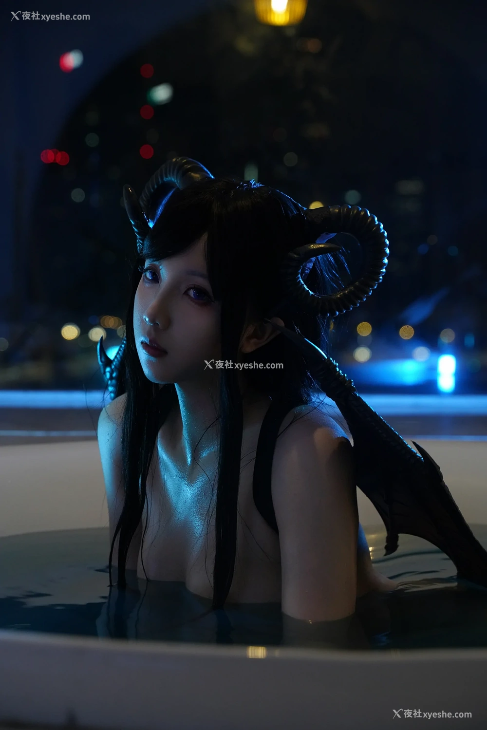 1P - 小和甜酒 – 恶魔