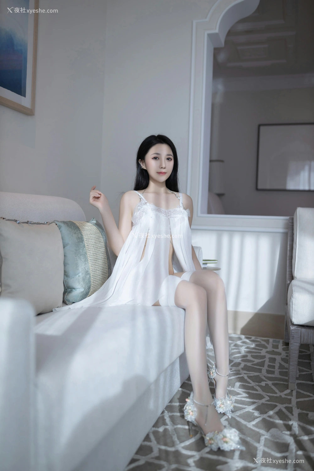 1P - xiuren秀人网福利鱼子酱Fish大尺度私拍写真白色珍珠写真
