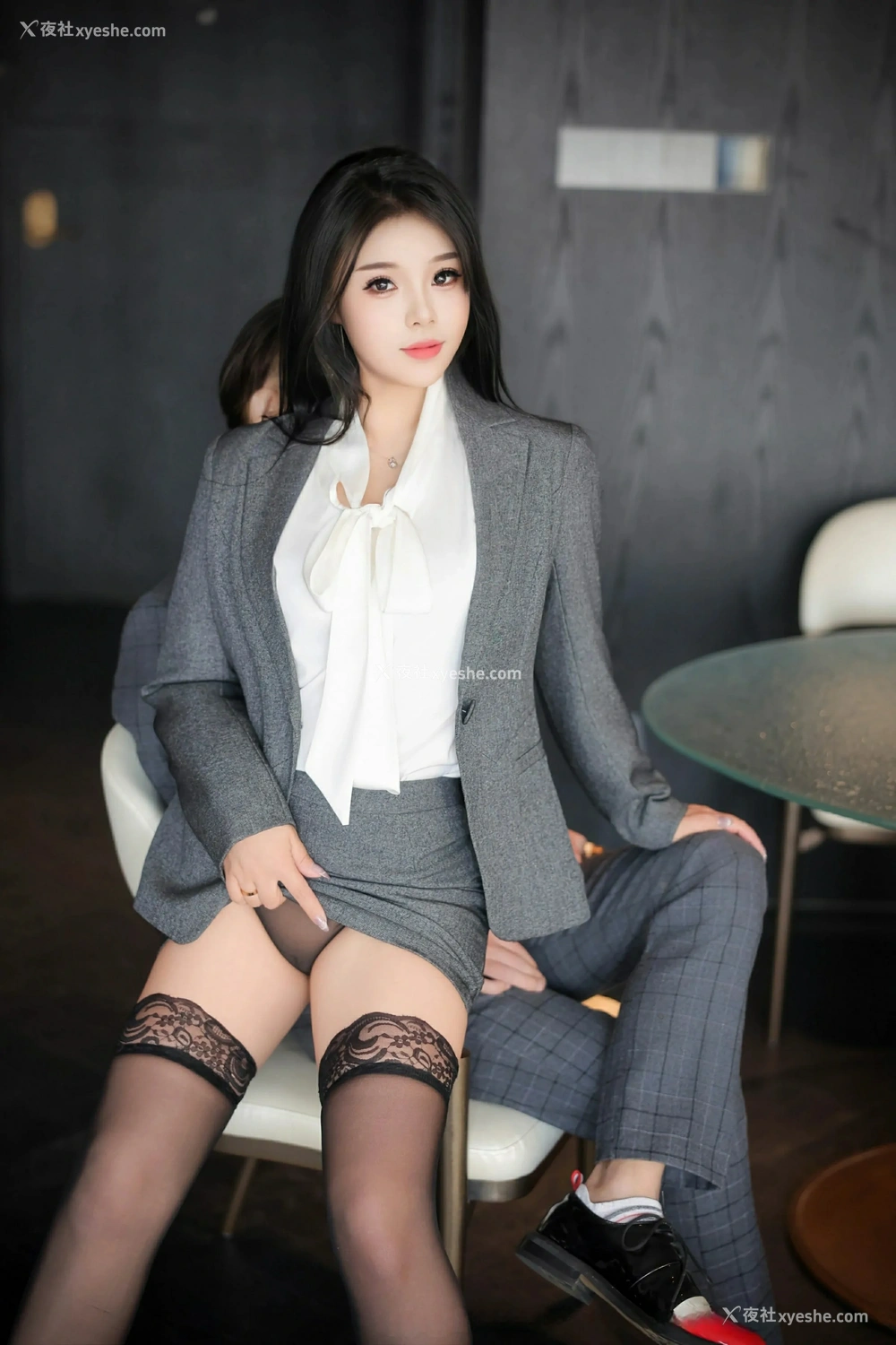 1P - [XiuRen秀人网] No.9515 麦田