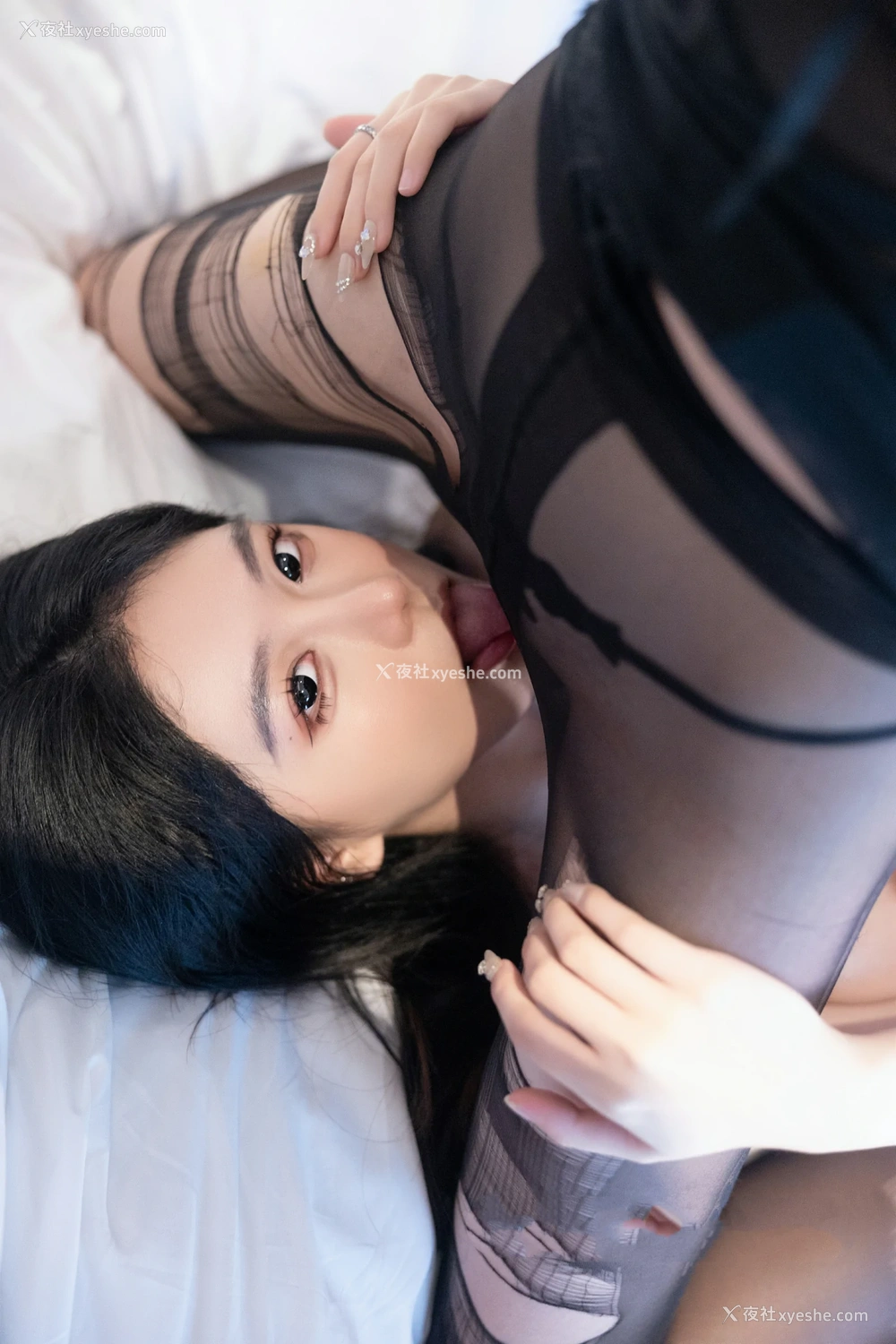 1P - xiuren秀人网福利谢小蒽(幼幼)大尺度内部私购双女调情