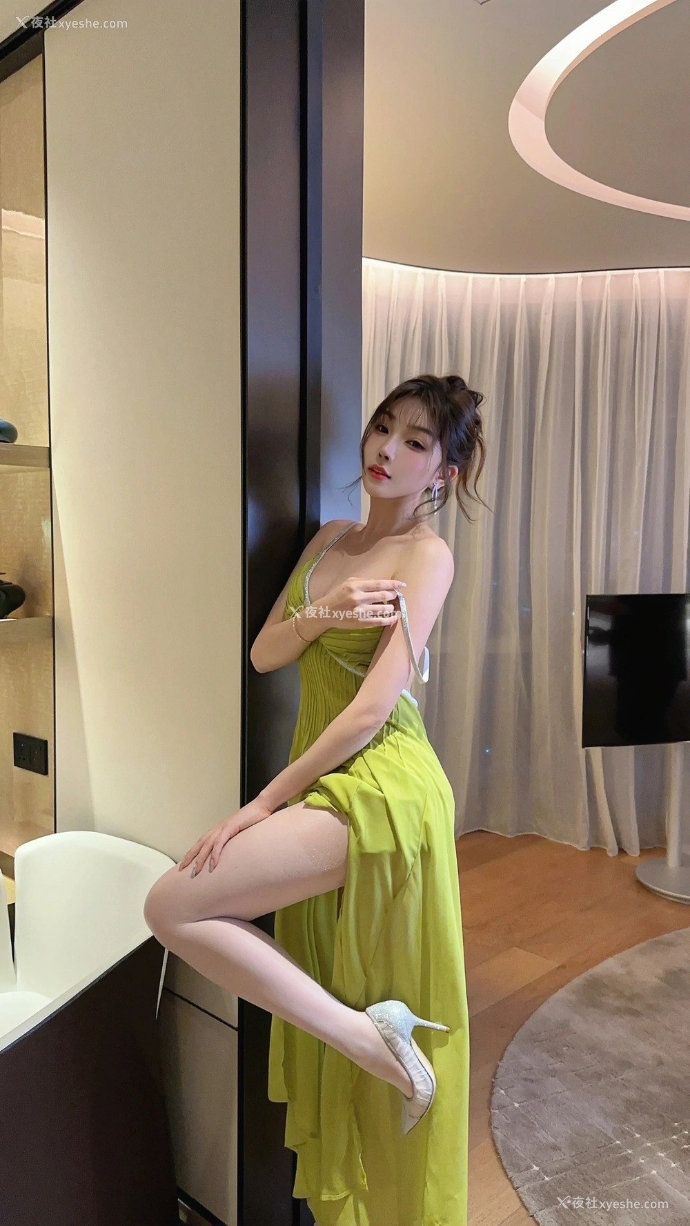 1P - 【微-密】徐莉芝Booty – 情趣吊带