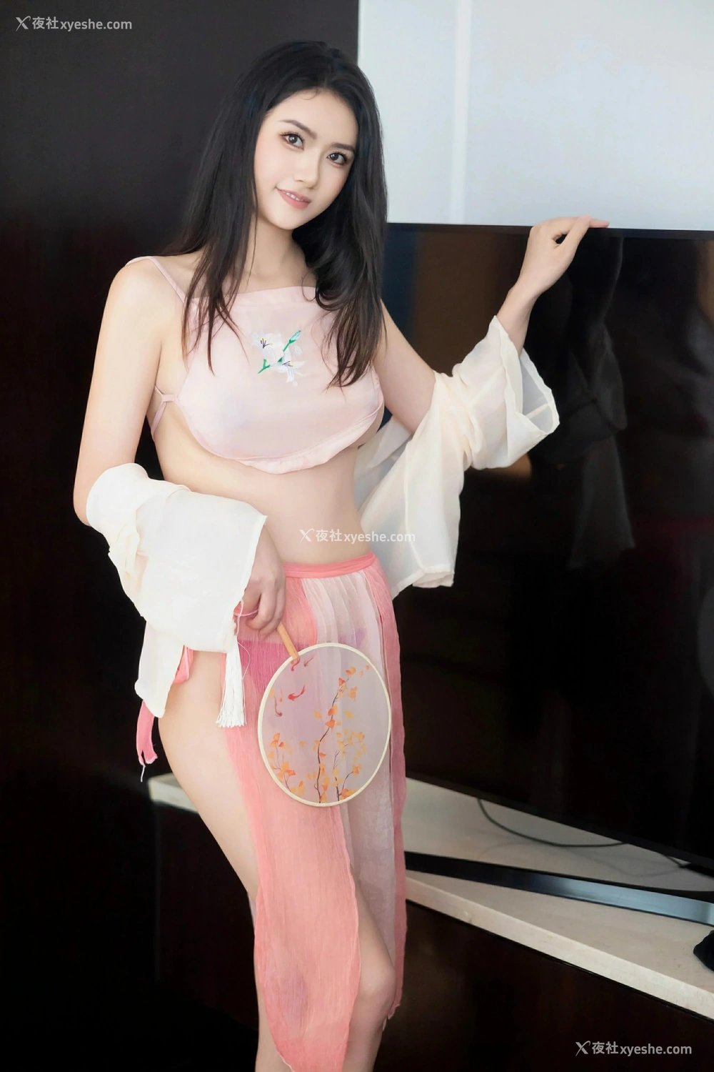 1P - [XiuRen秀人网] No.9542 方子萱