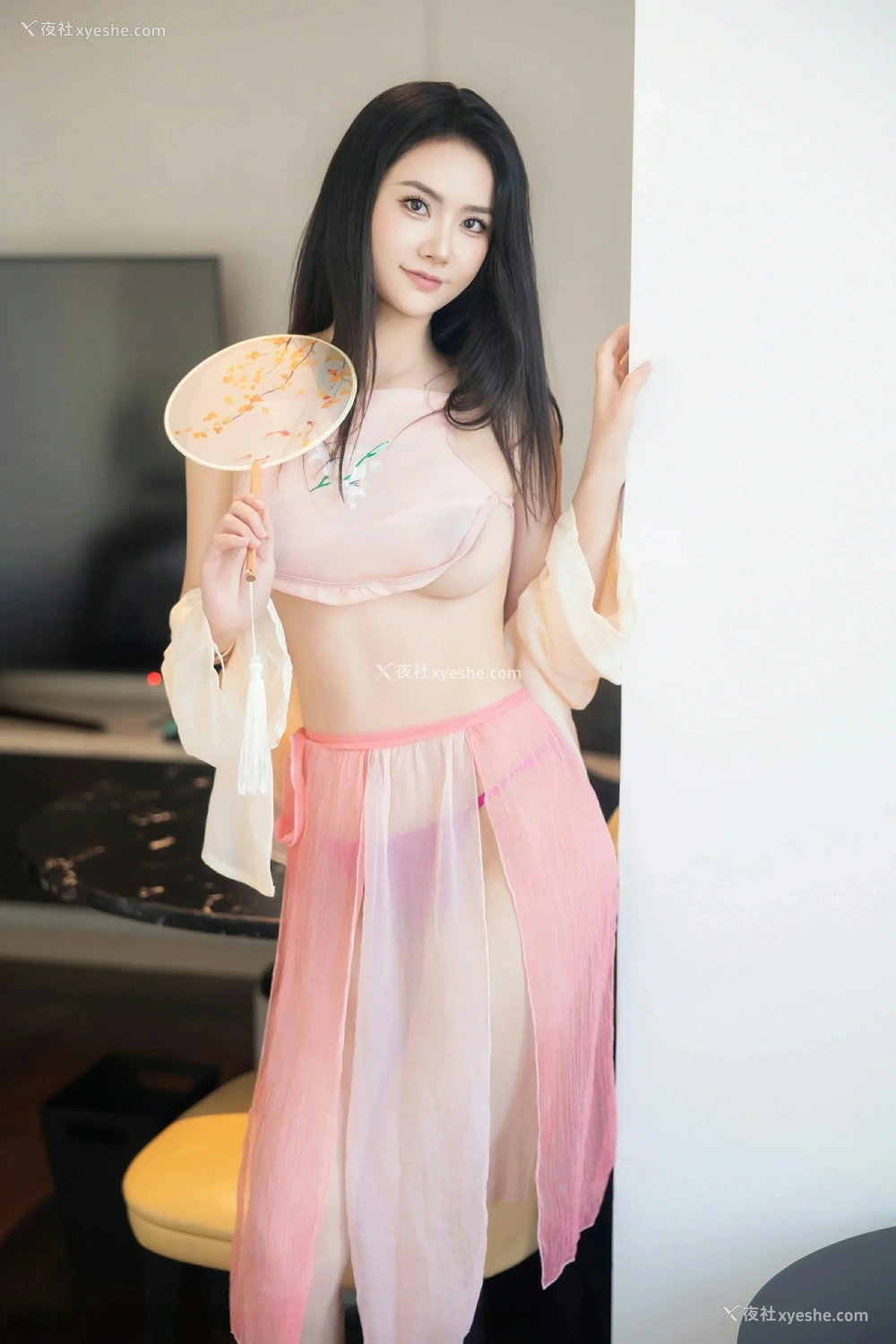 1P - [XiuRen秀人网] No.9542 方子萱