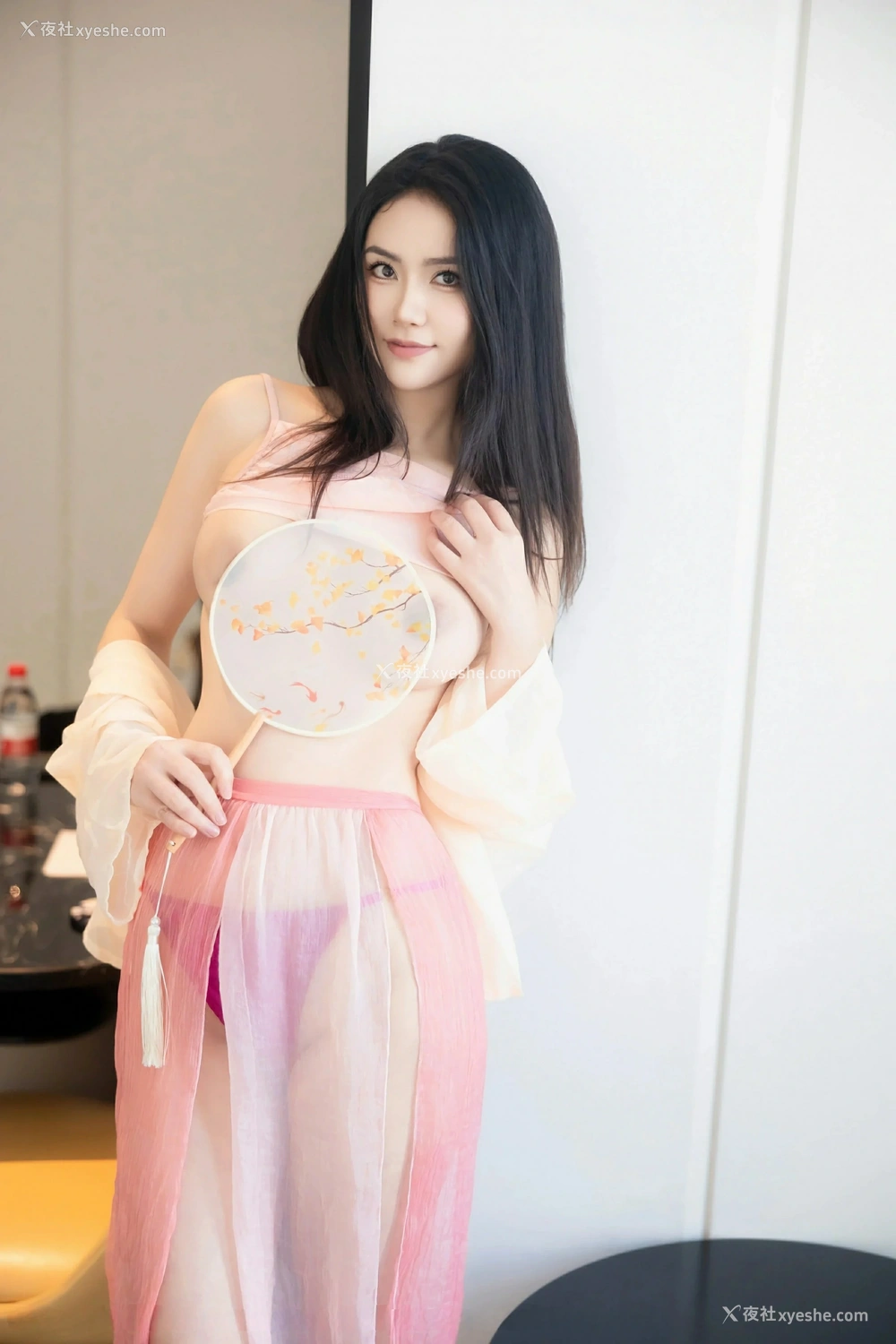 1P - [XiuRen秀人网] No.9542 方子萱