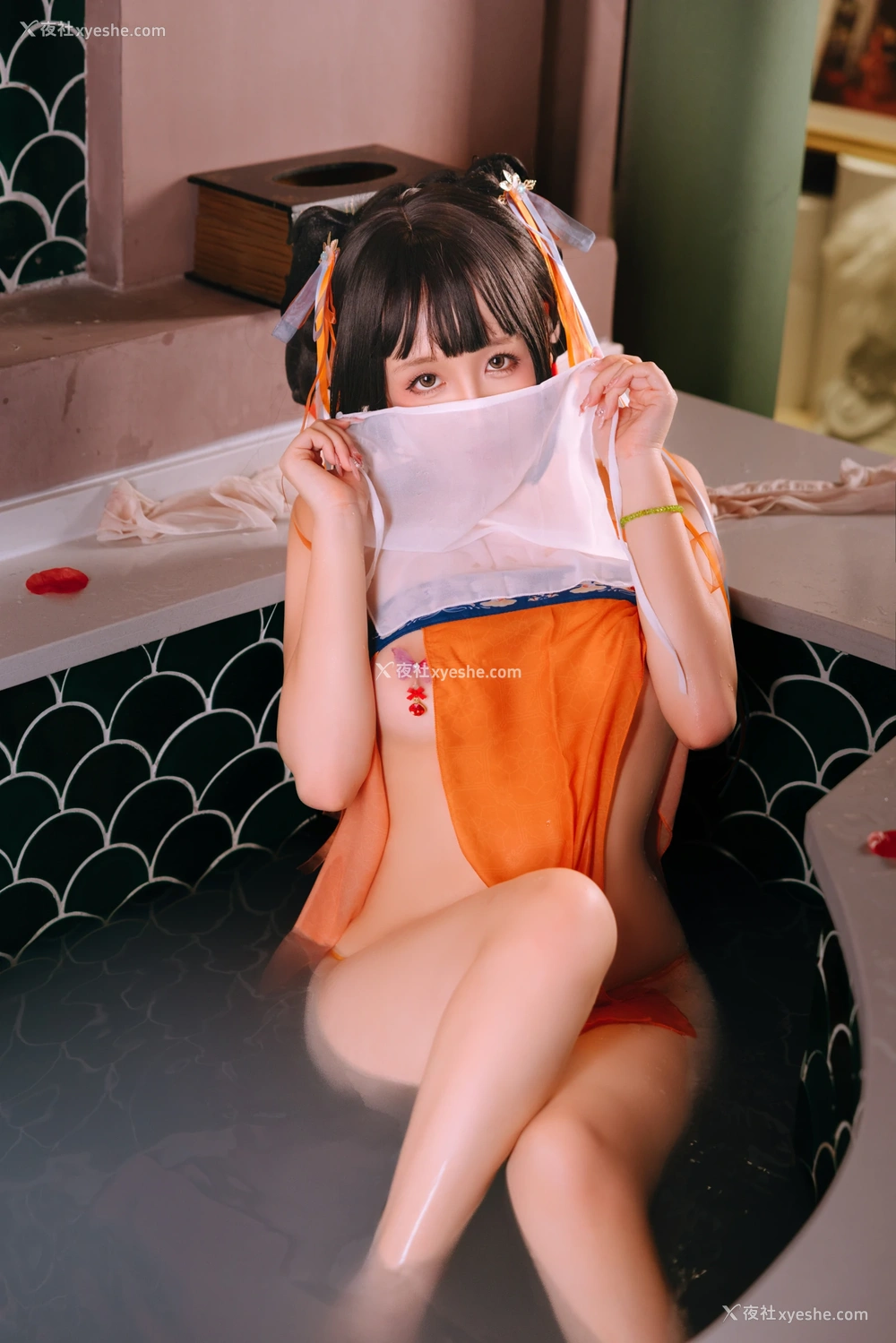 1P - 日奈娇 – 鸳鸯浴